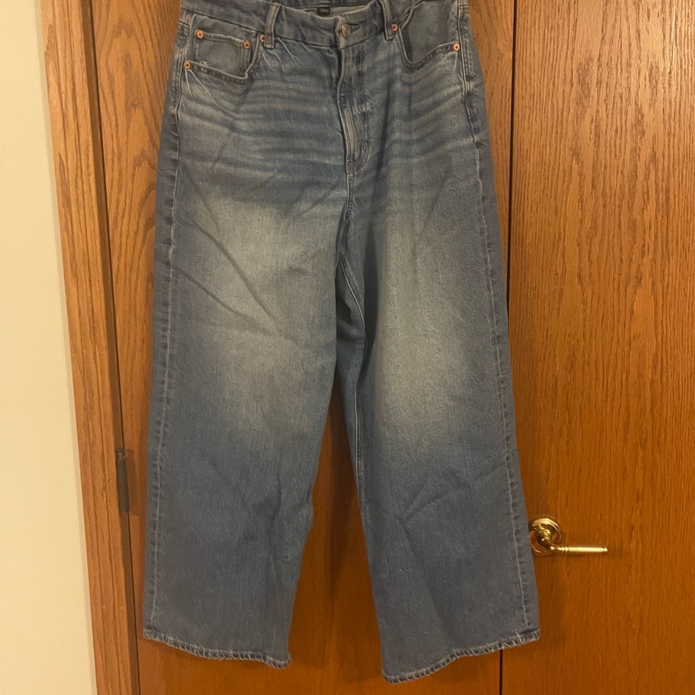American Eagle Outfitters Relaxed Fit Blue Jeans